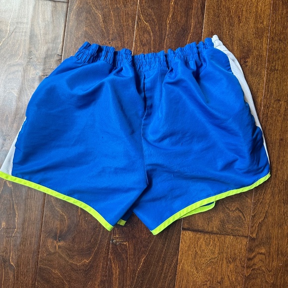 Sporty shorts with built in underwear with pocket - Picture 9 of 12